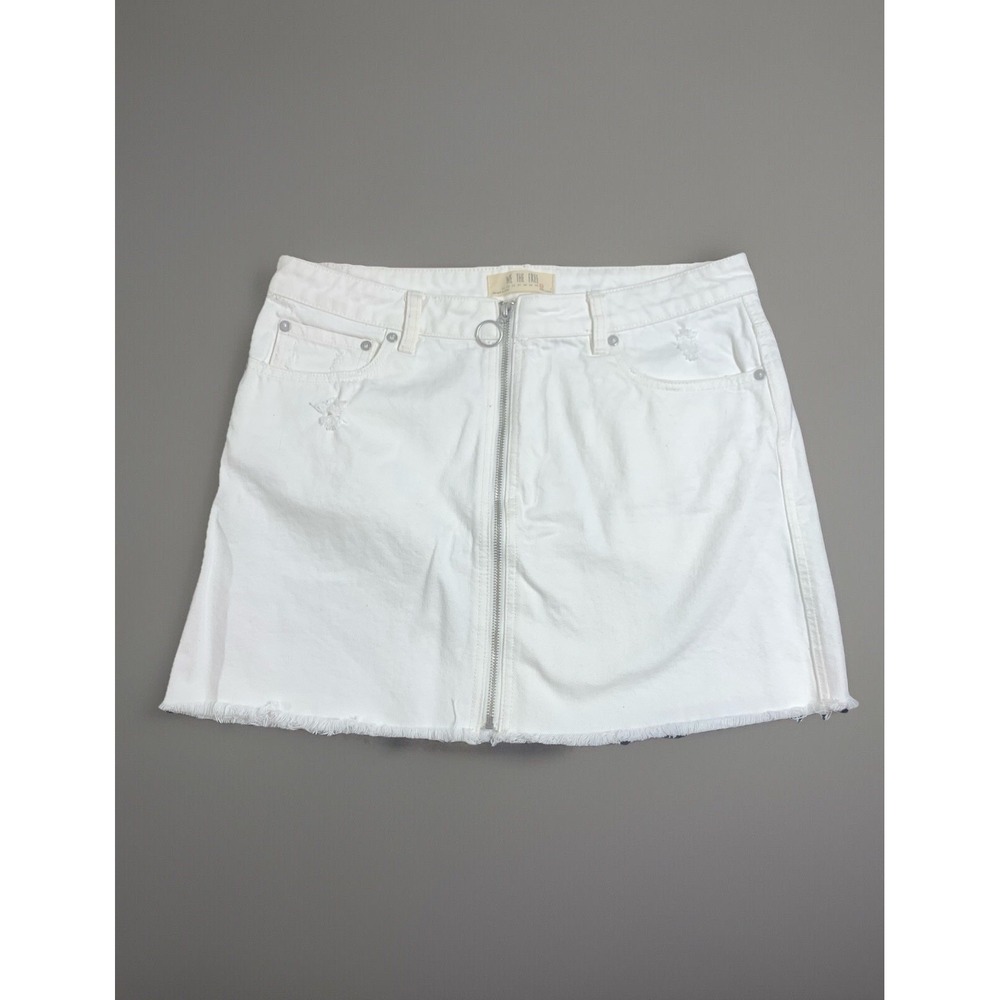 Free People We The Free Size 31 White‎ Denim Mini Skirt Zip it Up Raw Hem Boho